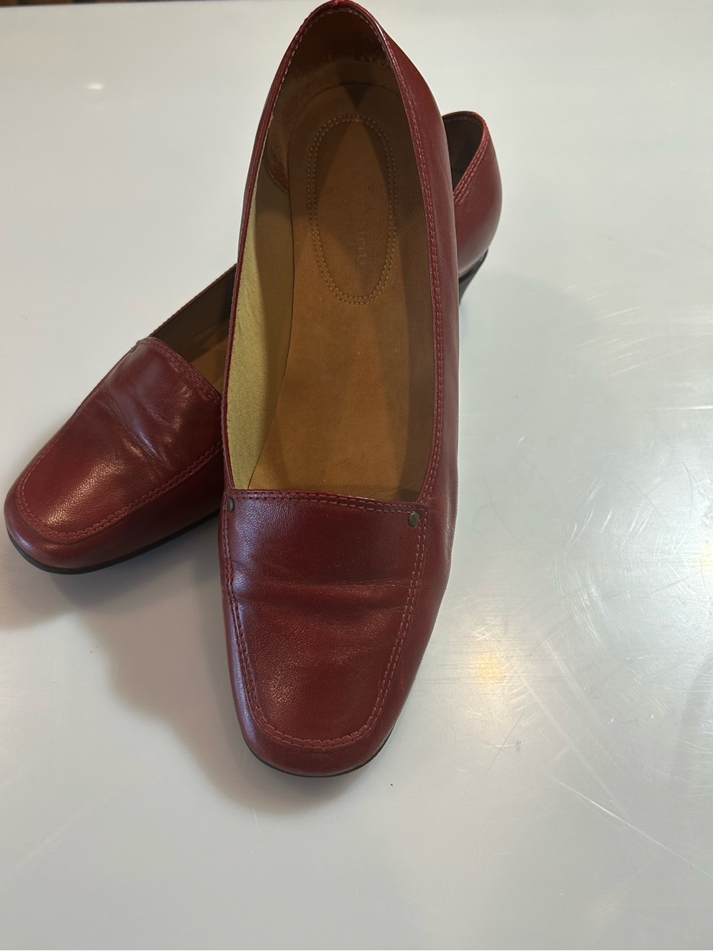 Easy Spirit Devitt Red Leather Comfort Flat Slip On Loafer Shoes Size 8.5
